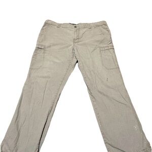 Columbia Men's Cargo Pants in Light Tan